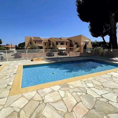 Charmand En Avec Piscine Lägenhet *