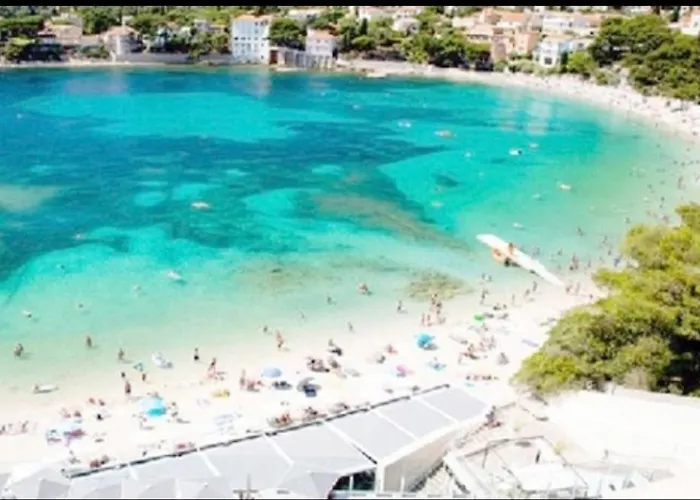 Appartement Charmand En Résidence Avec Piscine Bandol